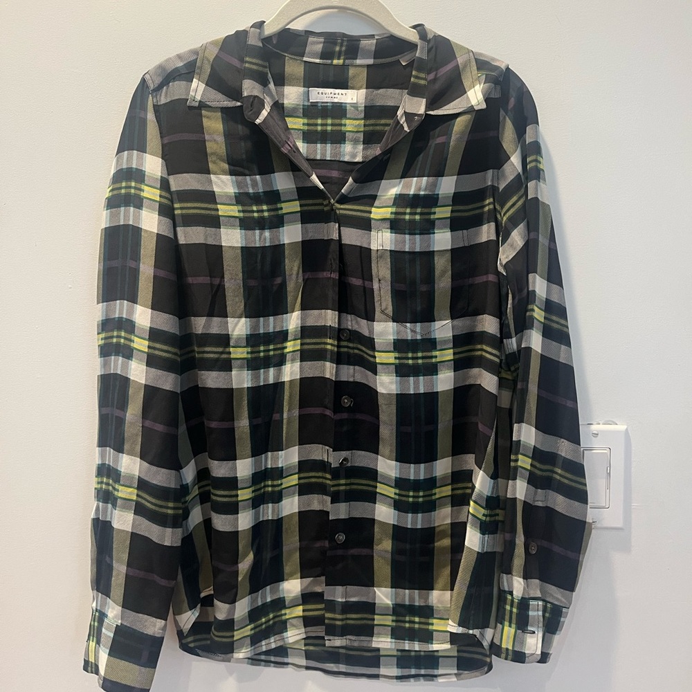 Equipment button down